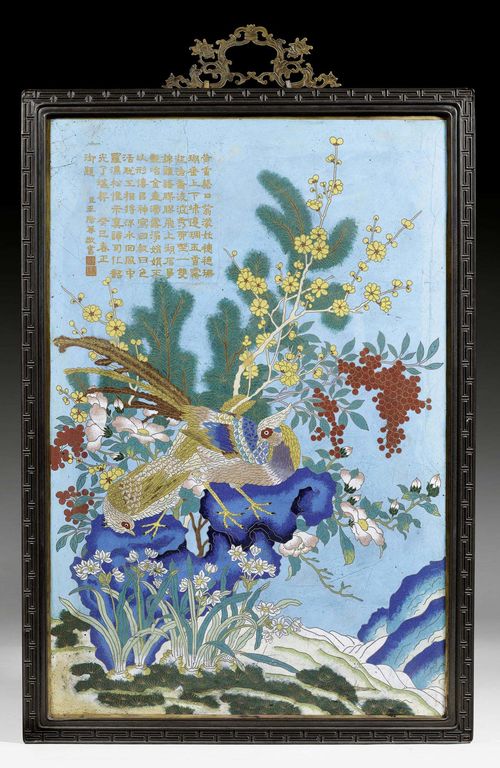 A LARGE CLOISONNÉ PANEL WITH INSCRIPTION BY AN IMPERIAL MAGISTRATE. China, Qianlong period, dated 1773, 71x47 cm. Fine cracks.