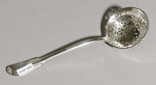 SUGAR CASTING SPOON. Lausanne 2nd half of the 18th century.Maker's mark Philippe Vernet. Spade form. L: 23 cm. 70 g.