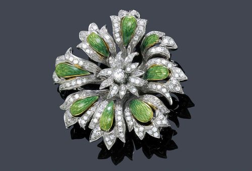 A DIAMOND AND ENAMEL BROOCH. White and yellow gold 750. Set with brilliant-cut diamonds of a total of ca. 1.60 ct.