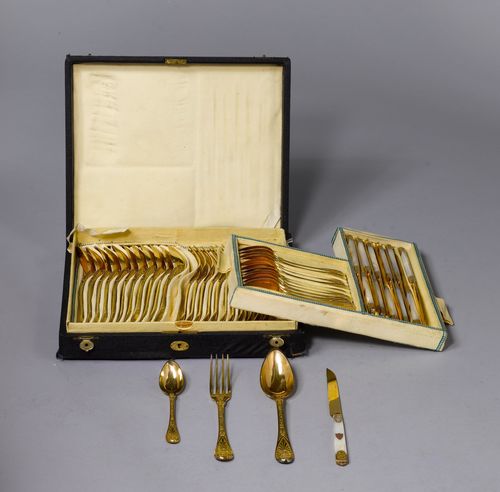 SILVER-GILT DESSERT CUTLERY WITH MOTHER-OF-PEARL,