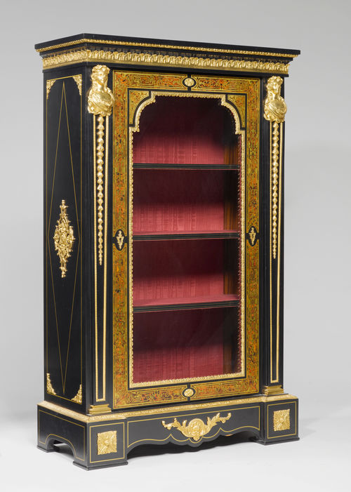 SMALL VITRINE WITH BOULLE MARQUETRY,