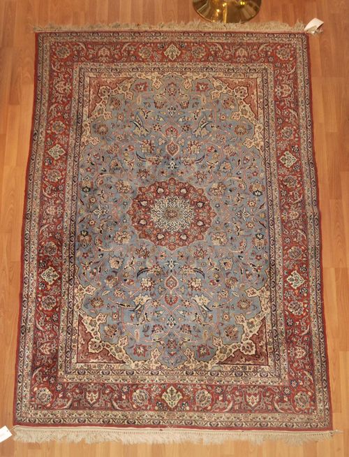 ISFAHAN CARPET, old. Slight traces of wear, 147x255 cm.