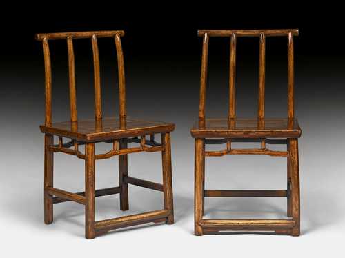 A PAIR OF ELM WOOD CHAIRS. China, 19th c. 41x49x90.5 cm. (2)