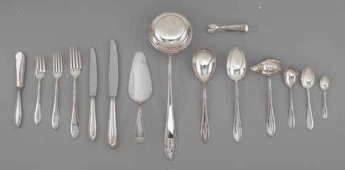 AN EIGHT-PERSON CUTLERY SET,