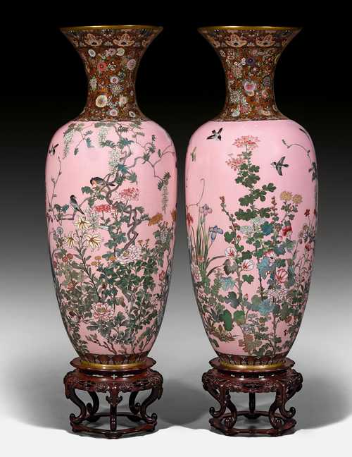 A PAIR OF LARGE CLOISONNÉ VASES ON PINK GROUND.