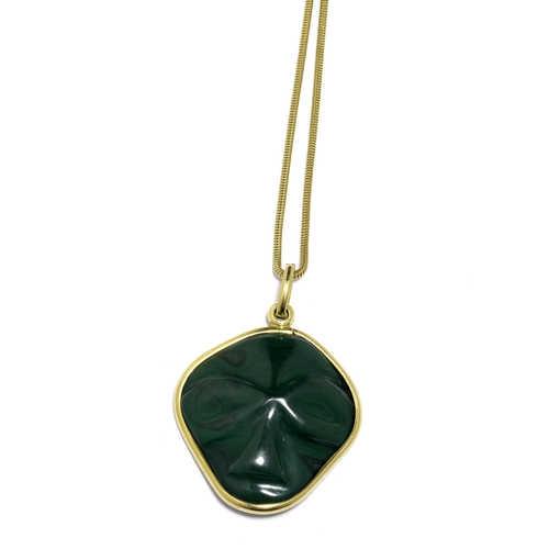 MALACHITE AND GOLD PENDANT WITH CHAIN, ca. 1980.