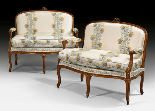 PAIR OF BANQUETTES,