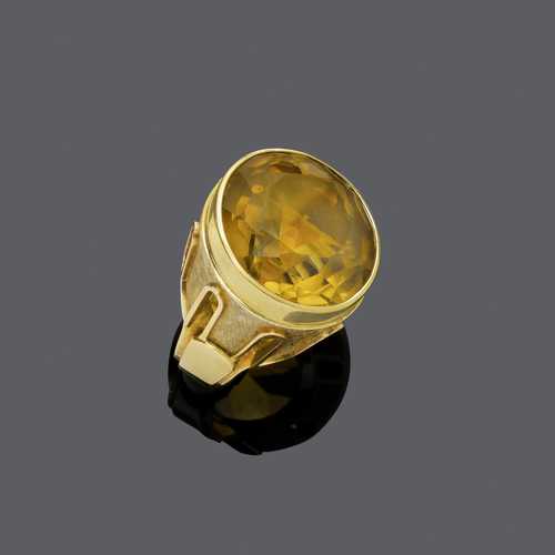 CITRINE AND GOLD RING, ca. 1970.
