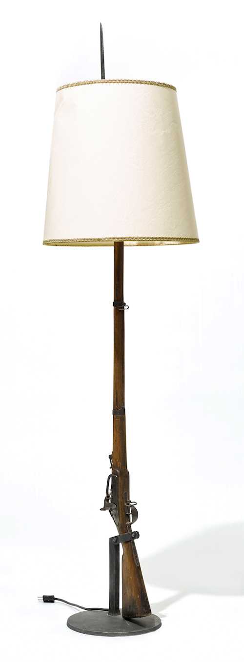 AN UNUSUAL LAMP BASE WITH LAMPSHADE
