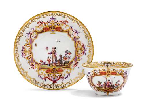 TEA BOWL AND SAUCER WITH CHINOISERIE DECORATION