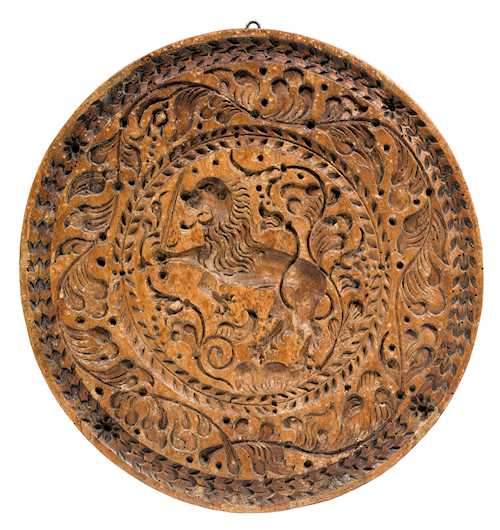 ROUND BAKING MOULD "REARING LION HOLDING A SWORD"