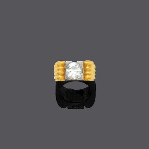 DIAMOND AND GOLD RING, ca. 1950.