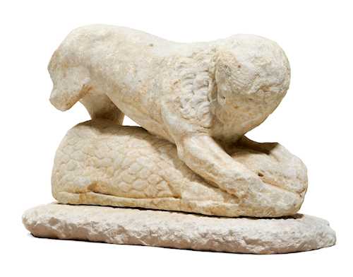 FIGURE OF A LION WITH HUNTING BOOTY