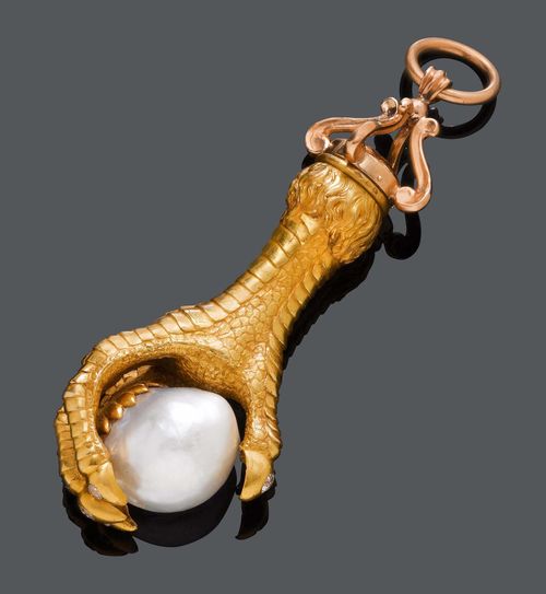 PEARL, DIAMOND AND GOLD PENDANT, France, ca. 1900. Yellow gold 750, 106g. Decorative pendant designed as the talons of an eagle gripping a natural blister pearl of ca. 20.8 x 23 x 20 mm, each of the talons additionally decorated with 1 old European-cut diamond. weighing ca. 0.60 ct in total. Maker’s mark, barely legible, PF or DF. L 11 cm. With GGTL/Gemlab No. 14-B-2573, July 2014.