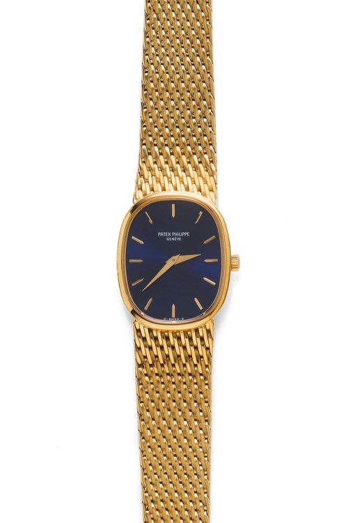 LADY'S WRISTWATCH, PATEK PHILIPPE, ELLIPSE, ca. 1977. Yellow gold 750, 60g. Ref. 4226/2. Oval case No. 2766881. Blue dial with gold indices and hands. Hand winder, movement No. 1278618, Cal. 16-250. Original gold band, shortened, L ca. 15.5 cm. With leather pouch and Certificat d'Origine, November 1977.