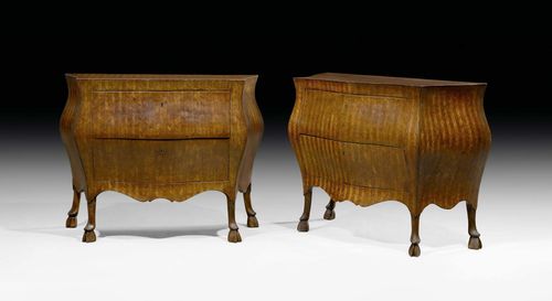 PAIR OF COMMODES "AUX PATTES DE BELIERS",Louis XV, probably Lombardy, 18th century. Satinwood in veneer, inlaid with geometric pattern. The front with 2 sans traverse drawers. Restorations and supplements. 98x45x82 cm.