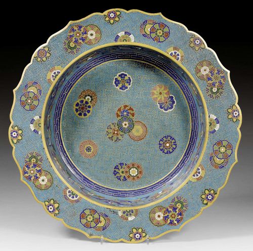 A FINE TURQUOISE GROUND CHAMPLEVÉ BASSIN. China, 18th c. Diameter 42.5 cm.