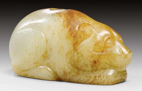 A FINE JADE CARVING OF A FRIENDLY BEAR. China, Ming dynasty, length 5.5 cm. Drilling hole in the back.