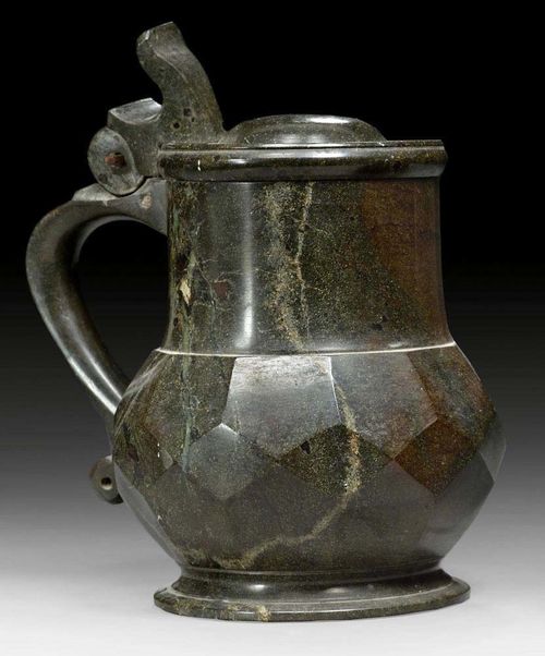 SERPENTINE TANKARD AND LID,Baroque, Saxony, 17th century. Chipped. H 19 cm.