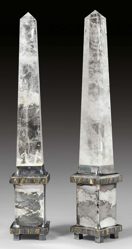 PAIR OF OBELISKS, France, 20th century.Mark: Goudji. Silver pedestal with crystal obelisks. H: 45 cm.