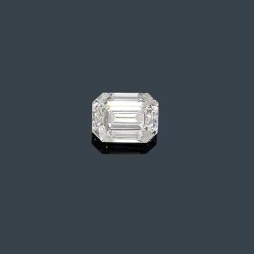 UNMOUNTED DIAMOND. Unmounted diamond, emerald-cut, 21.70 ct I / VS1. With GIA Report No. 2105997160, 29 September 2009.
