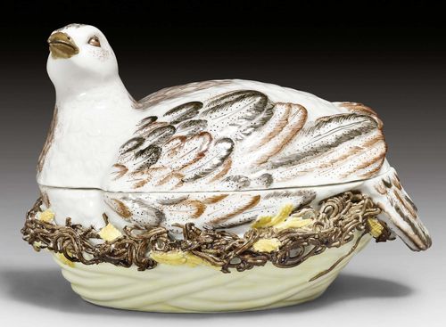 SMALL PARTRIDGE TUREEN WITH LID, MEISSEN, MARCOLINI, CIRCA 1780-1815.Painting outside of the factory. Underglaze blue sword mark with pommels and star (2 slash marks) and additional mark, incised model number 480, impressed number 41. D 14.5cm, H 9.5cm. Minor chips.(2)