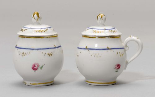 LOT VON 3 'POTS DE CREME',