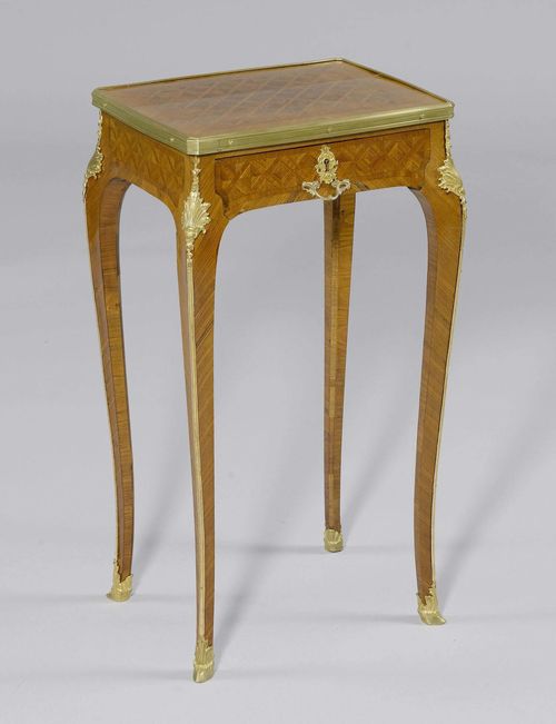 GUÉRIDON,