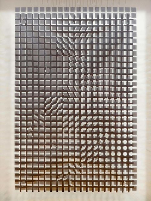 VASARELY, VICTOR (Pecs 1908 - 1997 Paris) Object case. Double silk screen on paper and foil, placed over one another in case. 10/200. Signed lower right: Vasarely. 67 x 51 x 5.5 cm.