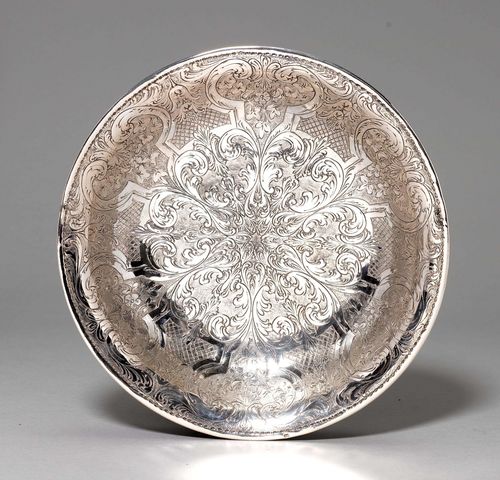 FOOTED BOWL,Italy, 20th century. Round, engraved bowl on three volute feet. D 22.5 cm, 320 g.