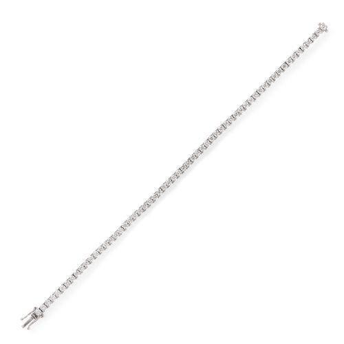 DIAMOND BRACELET. White gold 750, 12 g. Set throughout with 60 brilliant-cut diamonds weighing ca. 5.10 ct. L ca. 18.4 cm.