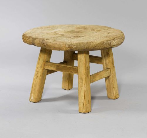 SALON TABLE,in the rustic style. Hardwood. Round leaf. D 65, H 50 cm.