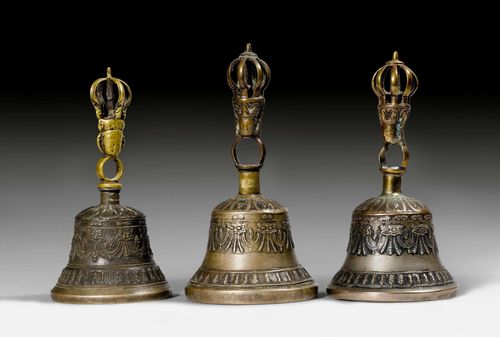 THREE GHANTAS OF BELL METAL AND BRONZE. Tibet, antique, 17.3-18.5 cm. (3)