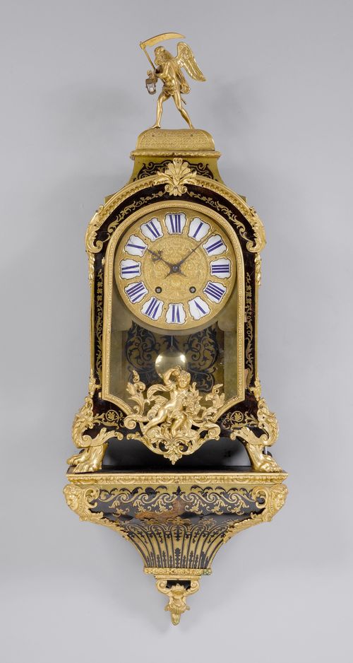 BOULLE-PENDULE MIT SOCKEL,