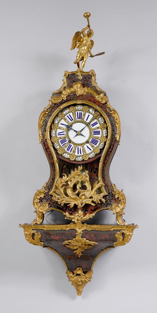BOULLE CLOCK ON PLINTH,Napoleon III in the style of Louis XV, 19th century. Curved, wooden case, decorated with red tortoiseshell and brass tendrils. Bronze mounts designed as rocailles and scrolled leaves. Sculpted angel on top. Bronze dial with white enamel cartouches. Neuchâtel movement with verge escapement, striking the 1/4-hour on 2 bells. Repetition on demand. H 116 cm. Losses. Movement and striking mechanism requires servicing.