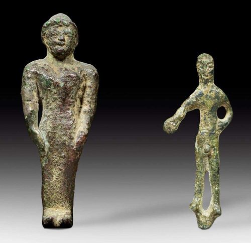 2 ANTIQUE STATUETTES, Etruscan, 500/400 BC. Bronze. H 9.8 cm and 7.8 cm. Provenance: - Collection of M., Zurich. - Cahn auction, Basel, on 19.10.2002 (Lot No. 335). - Private collection, Zurich.