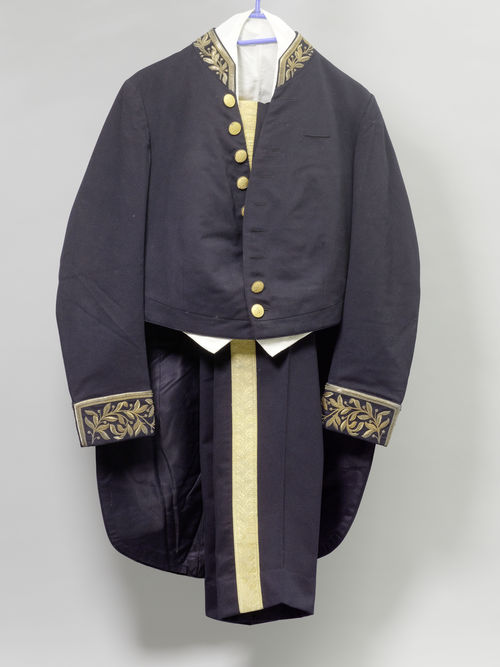 2 UNIFORMS,in the English style, beginning of the 19th century. Blue fabric with silver thread. Comprising: 2 jackets, 2 vests, 2 pants. 2 swords with black leather scabbard.