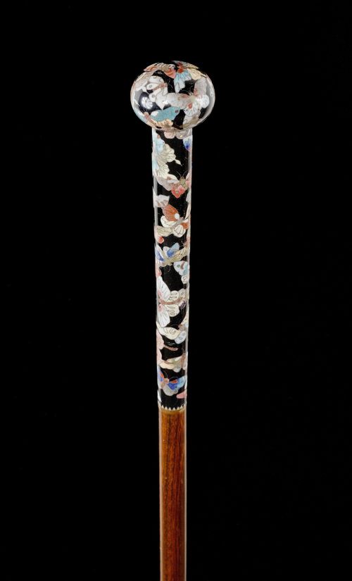 WALKING STICK WITH CLOISONNÉ GRIP,Oriental, 19th century. Grip inlaid with butterflies. Indian ebony stick. L 91.5 cm.