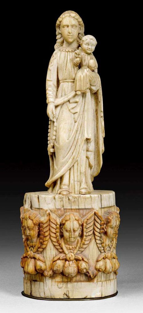MADONNA AND CHILD, Indo-Portuguese, 18./19th century Fully carved ivory. H 22 cm.