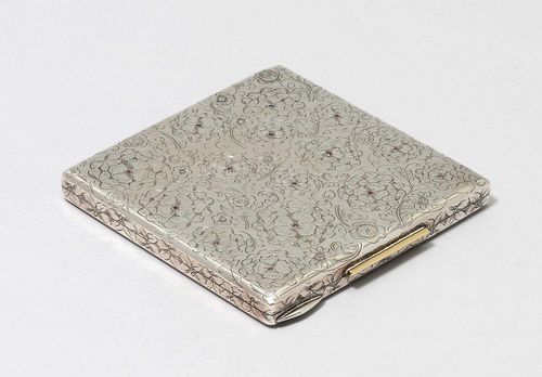 CIGARETTE CASE, unmarked. Square case, engraved with flowers all around, the cover additionally decorated with red gemstones. The inside with a mirror. 9.5 x 9.5 cm.