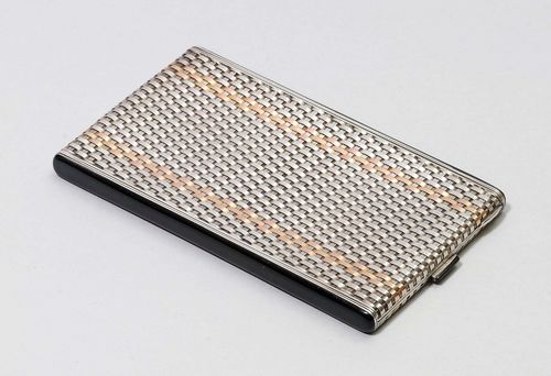 CIGARETTE CASE,marked, 20th century. Rectangular case, the walls of braided silver and 14 ct gold bands. Ca. 13 x 8 cm.