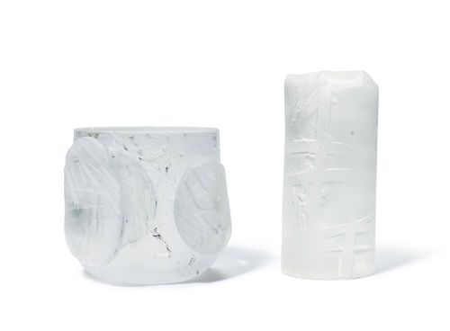 MATEI NEGREANU (1941), VASE AND PAPERWEIGHT, circa 1980. Colorless glass. Vase H 12 cm. Paperweight H 17 cm. Small crack in the base of the paperweight.