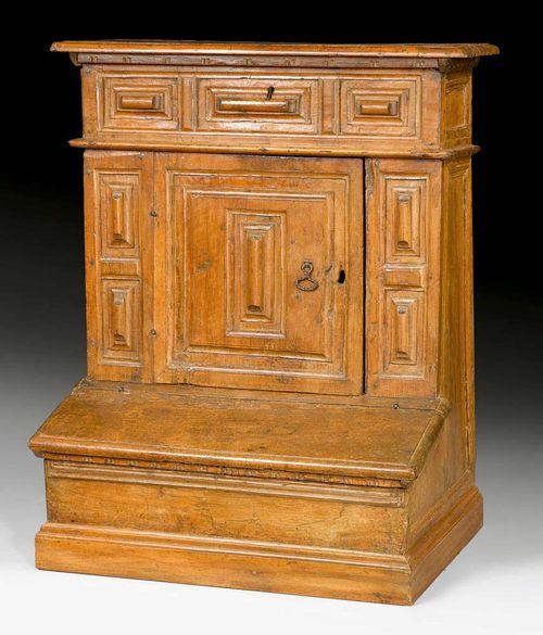 PRIE DIEU, Renaissance, Tuscany, 17th century. Shaped walnut, with hinged lid, paneled front with 1 drawer, and iron drop handles. 79x40x93 cm. Provenance: private collection West Switzerland.