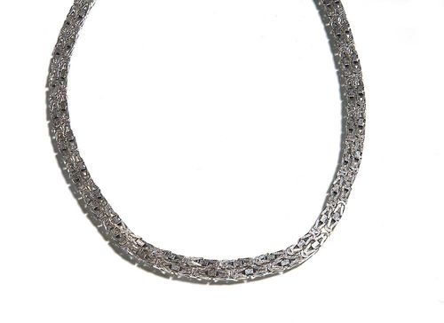 GOLD NECKLACE. White gold 750. 79g. Casual elegant, classic chain, endless. L ca. 62.5 cm.