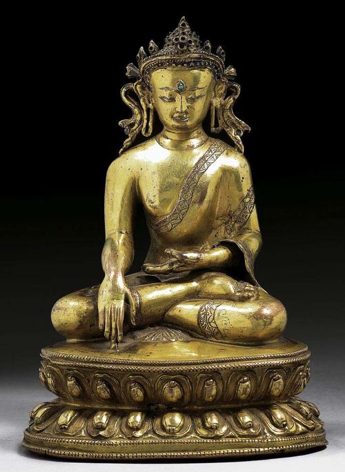 GILT COPPER ALLOY FIGURE OF BUDDHA SHAKYAMUNI. Nepalese work from Tibet, 15th century. . H 18 cm.