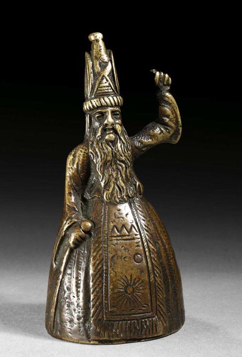 BRONZE TABLE BELL, Late Baroque, probably Russia, 19th century In the form of Jack Frost. H 10 cm.