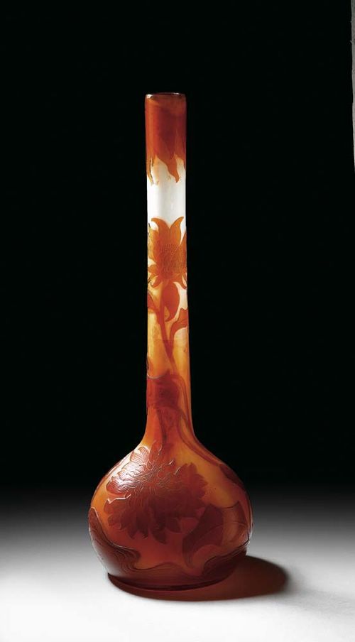VASE, Gallé. White glass with orange overlay, etched and polished with chrysanthemum decoration, base signed Gallé, H. 50 cm.