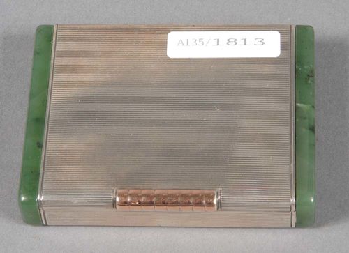 ART DECO BOX circa 1920. Maker's mark EB. Silver, gold and jade. 8.7 x 6.5 x 1.5 cm. Silver 925.