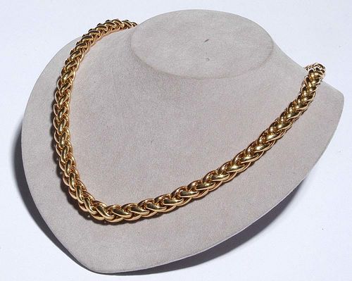 GOLD NECKLACE, GÜBELIN. Yellow gold 750, 187g. Casual-elegant chain with braided motif and integrated fastener. L ca. 72 cm.