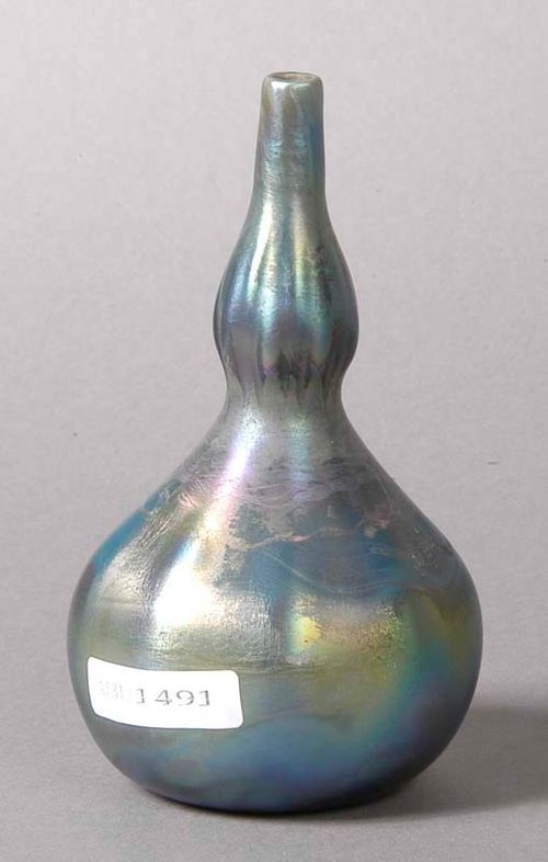 TIFFANY VASE, ca 1900. Dark blue glass with polychrome iridescence, signed L.C.T. V4170